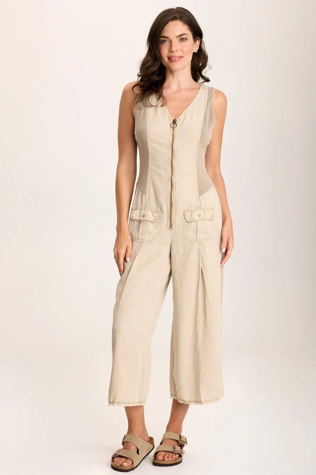 Linette Jumpsuit with V-Neck and Adjustable Straps - Easypint