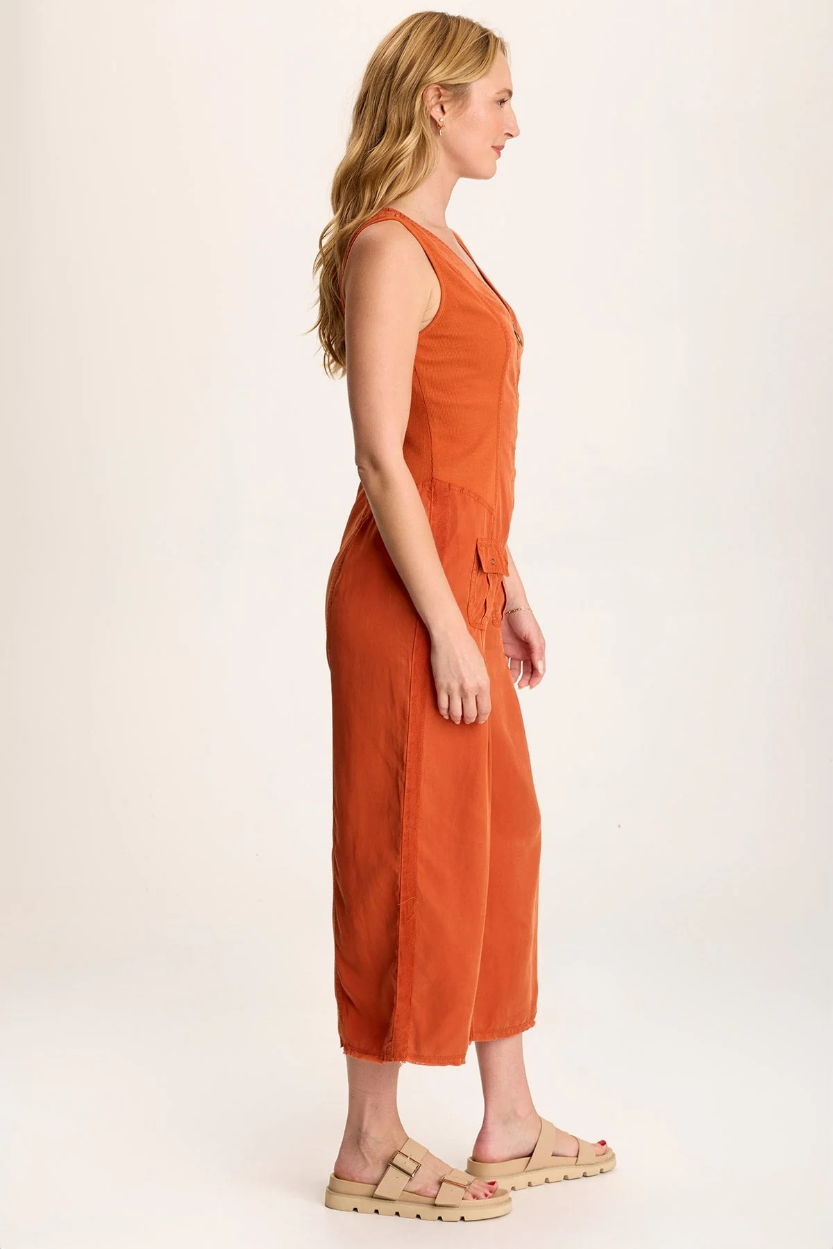 Linette Jumpsuit with V-Neck and Adjustable Straps - Easypint