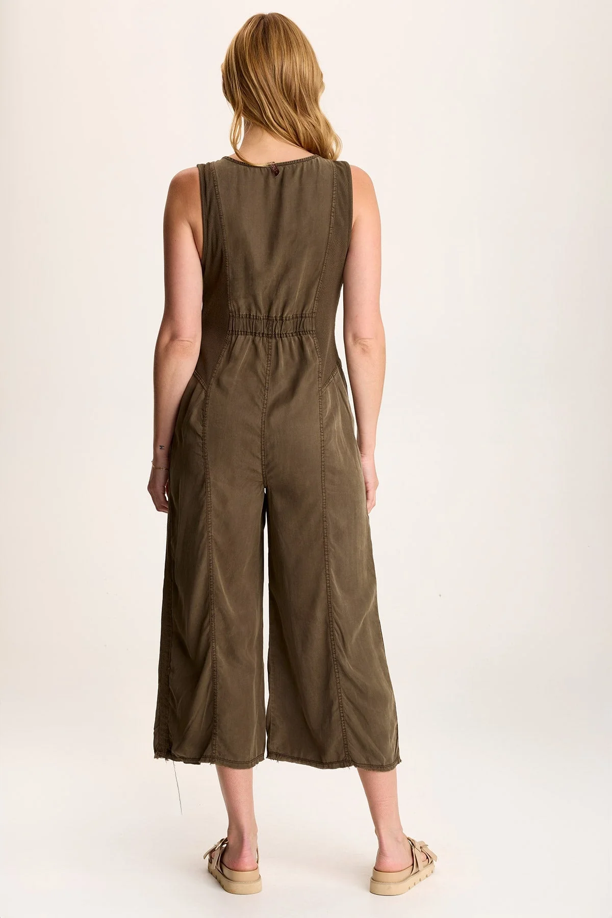 Linette Jumpsuit with V-Neck and Adjustable Straps - Easypint