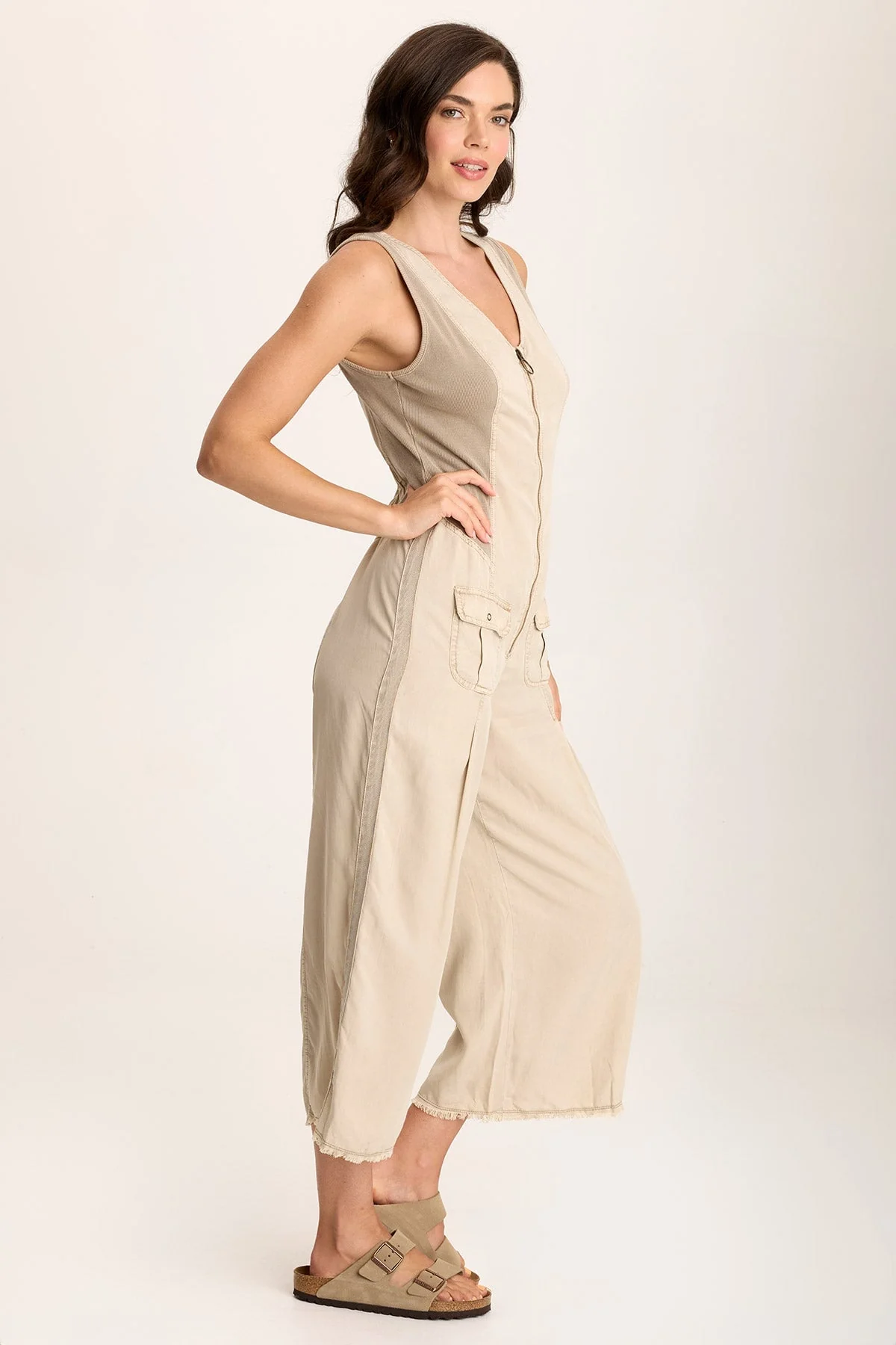 Linette Jumpsuit with V-Neck and Adjustable Straps - Easypint